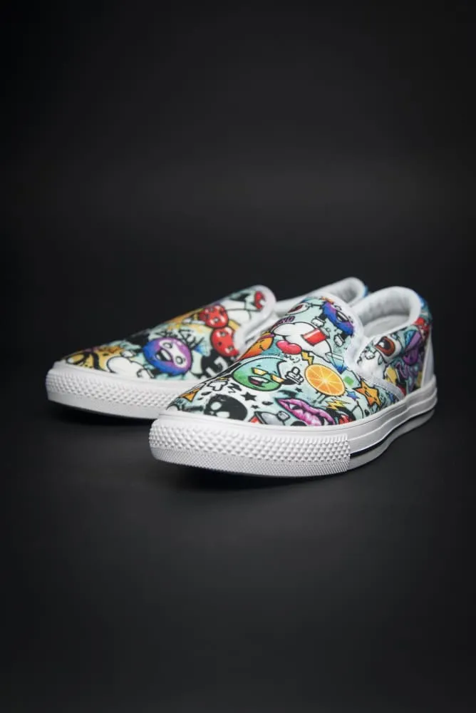 DE Graffiti Print Canvas Men's Slip On Low-Top