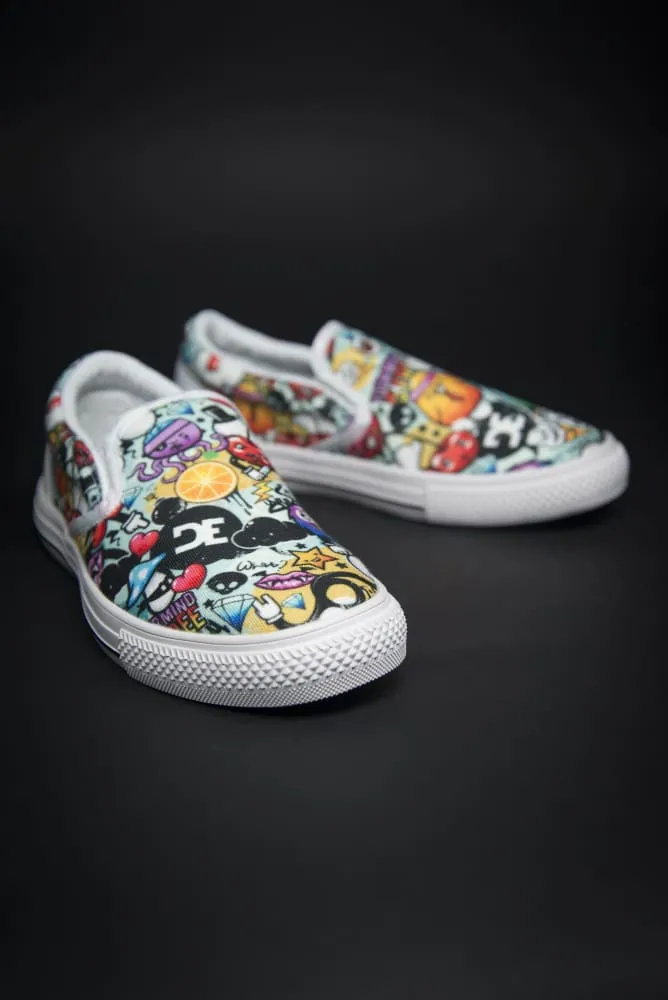 DE Graffiti Print Canvas Men's Slip On Low-Top
