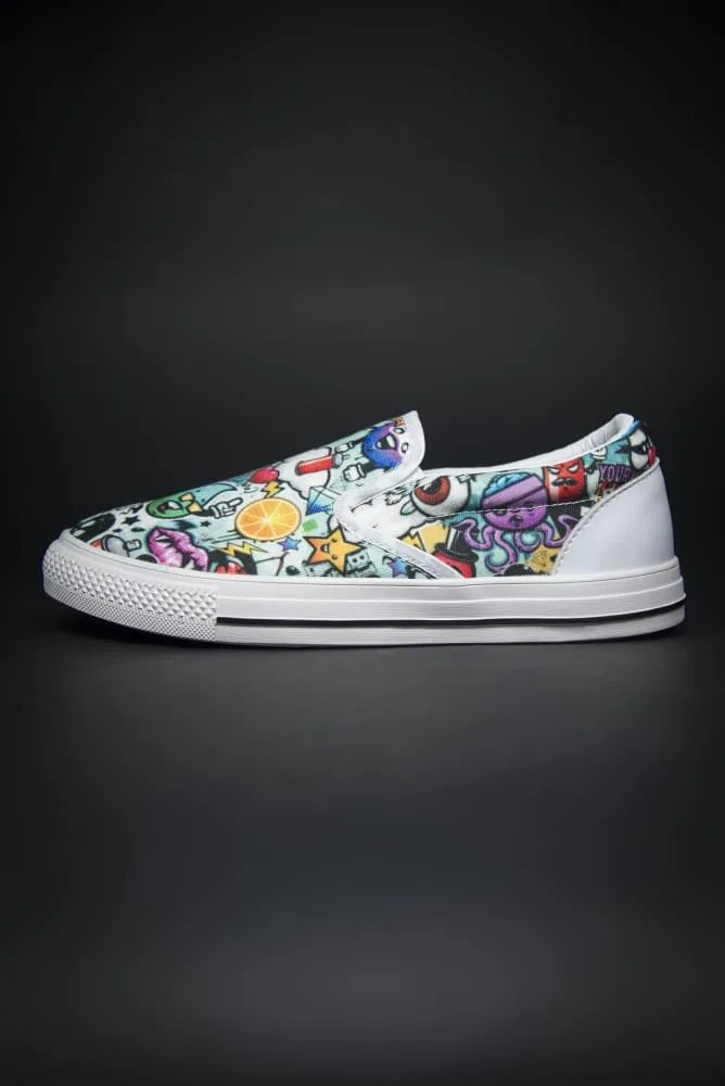 DE Graffiti Print Canvas Men's Slip On Low-Top