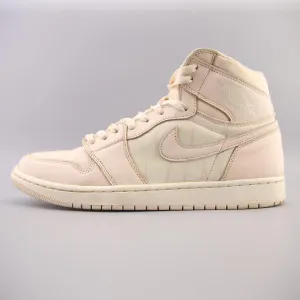NIKE AIR JORDAN 1 RETRO