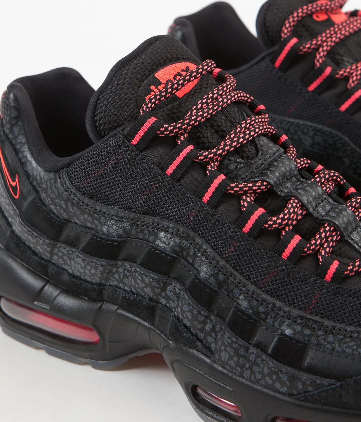 Nike Air Max 95 Shoes - Black / Infrared