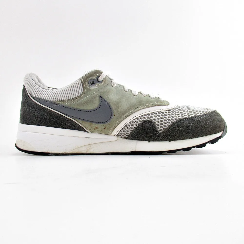 NIKE Air Odyssey