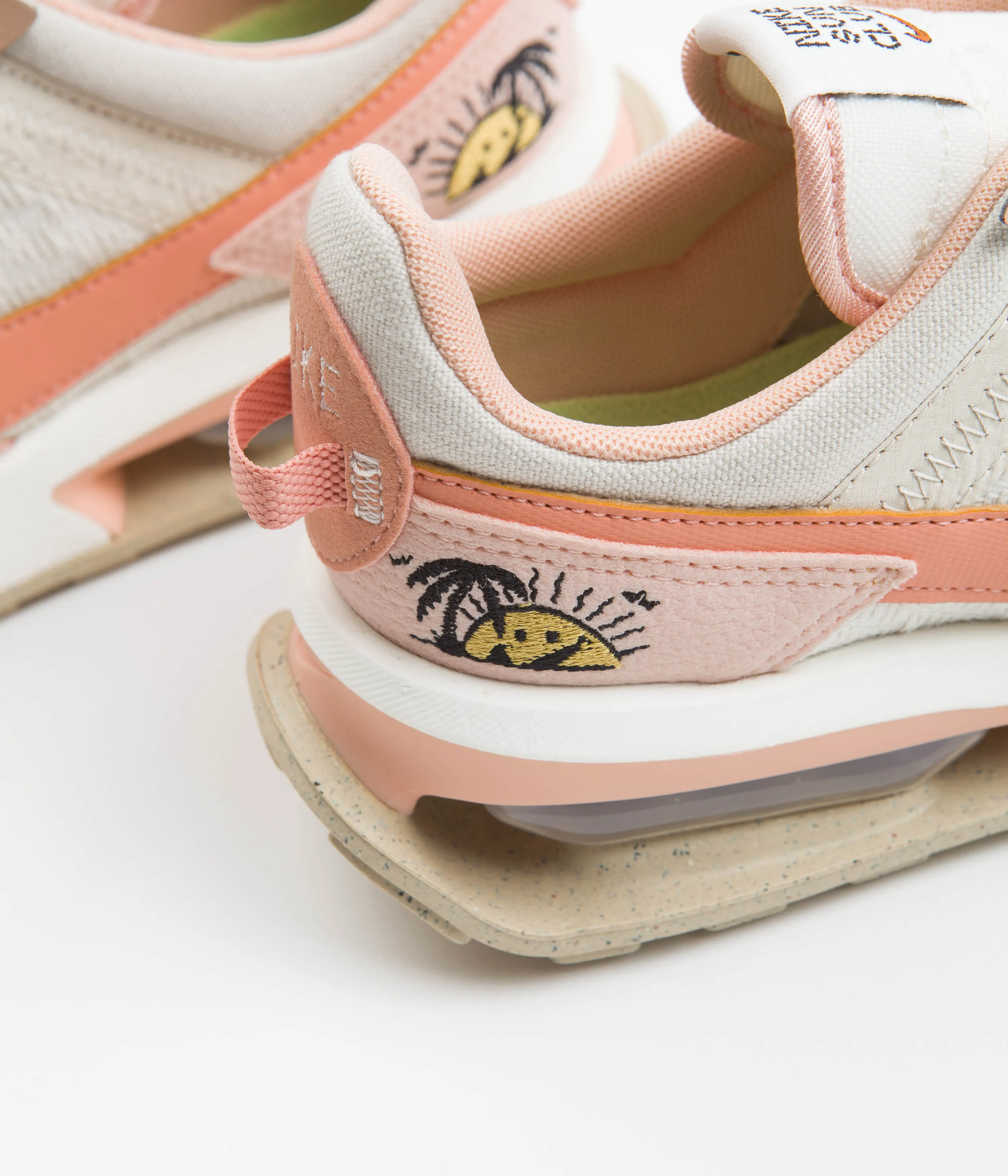 Nike Womens Air Max Pre-Day SE Next Nature Shoes - Light Orewood Brown / Light Madder Root