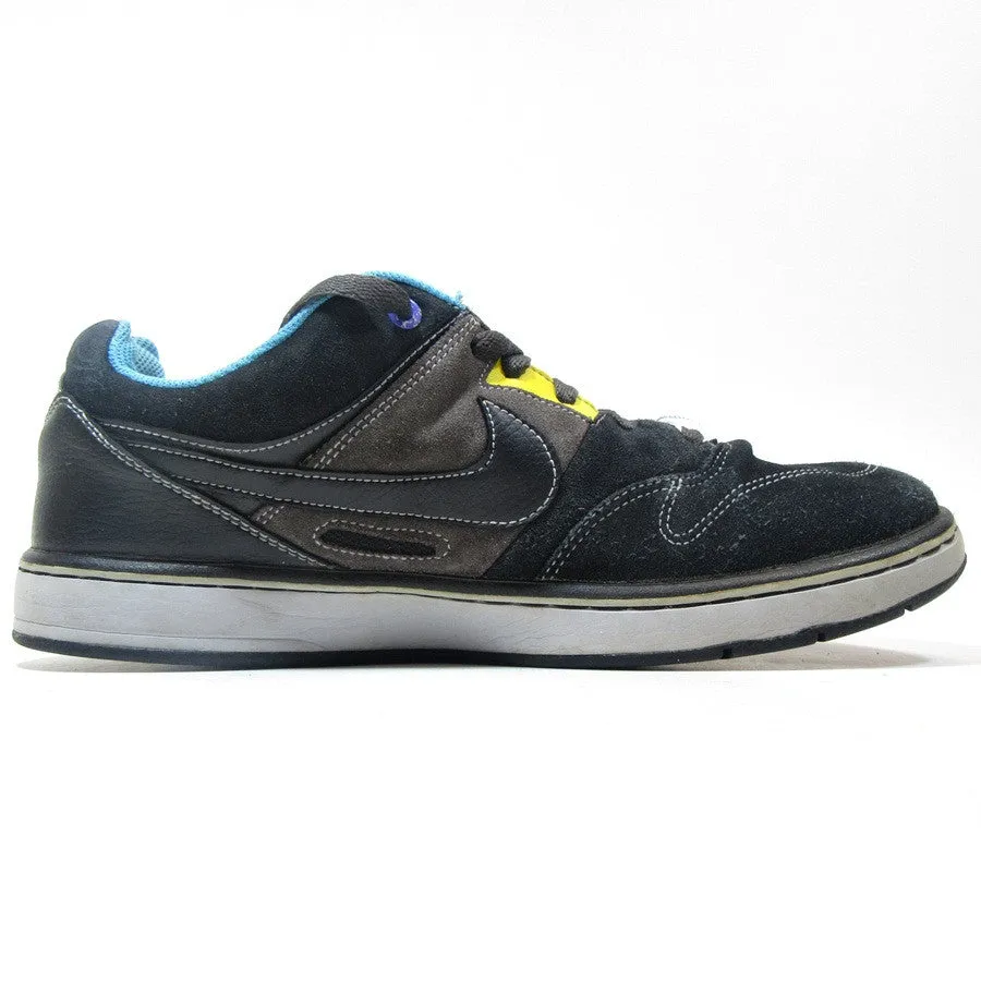NIKE - Zoom Air
